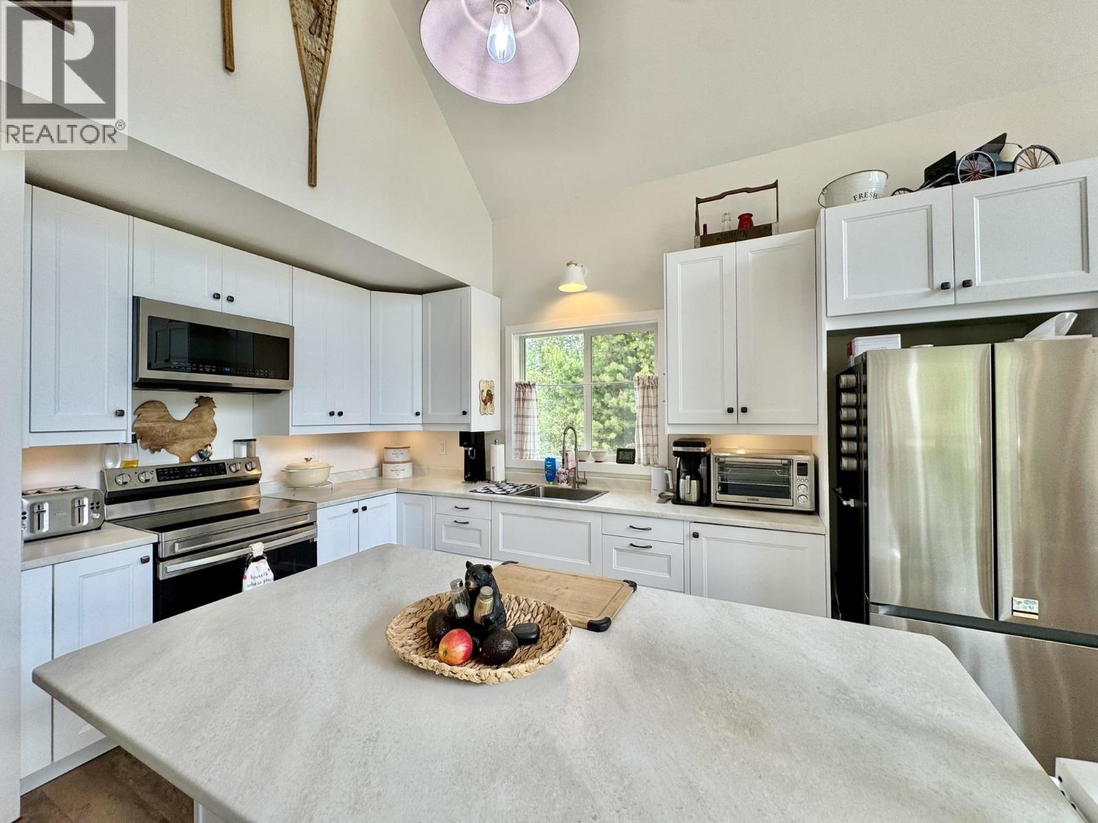 5606 Little Fort 24 Highway, Lone Butte, British Columbia  V0K 2E2 - Photo 29 - R3087134