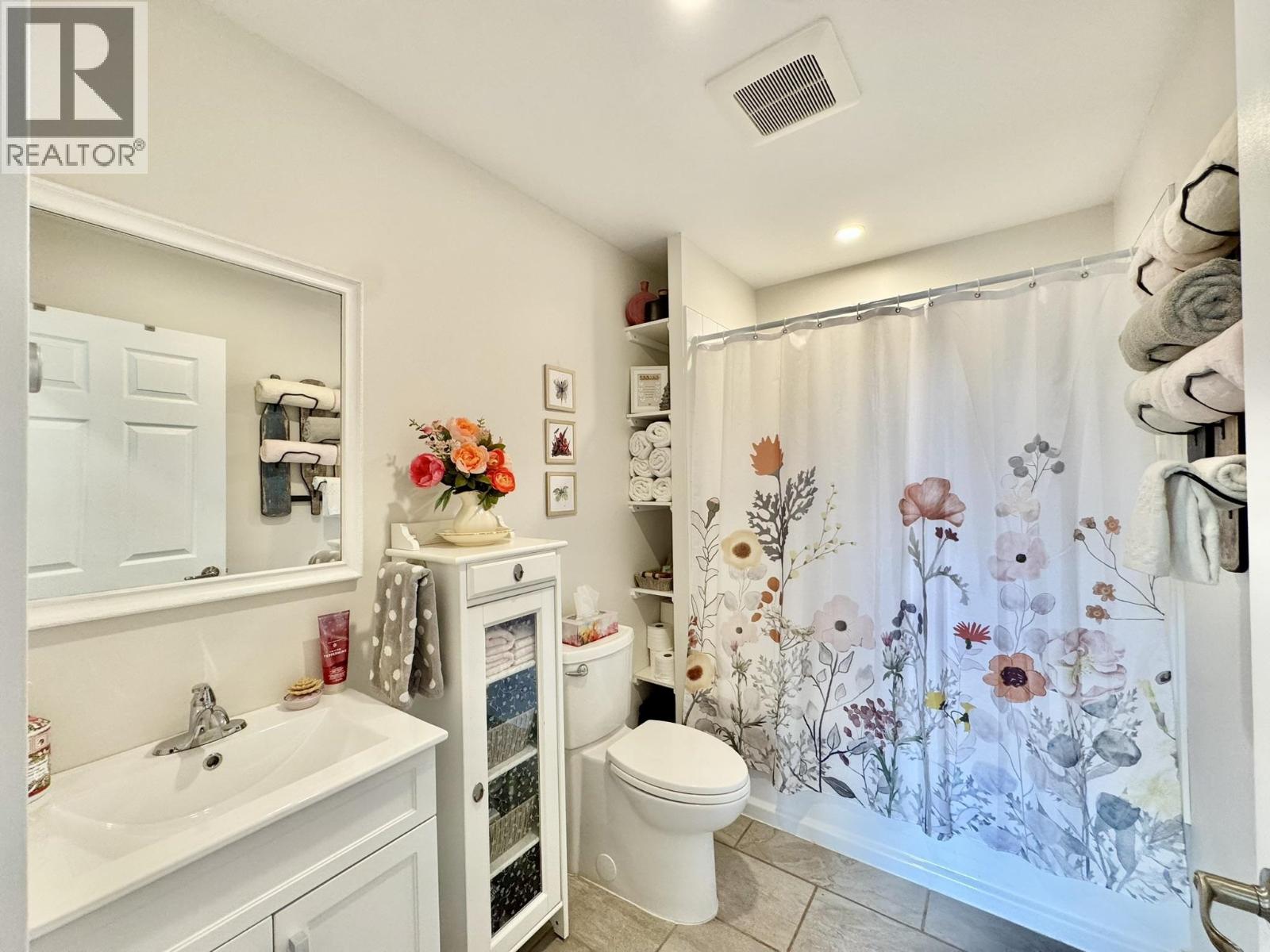 5606 Little Fort 24 Highway, Lone Butte, British Columbia  V0K 2E2 - Photo 33 - R3087134