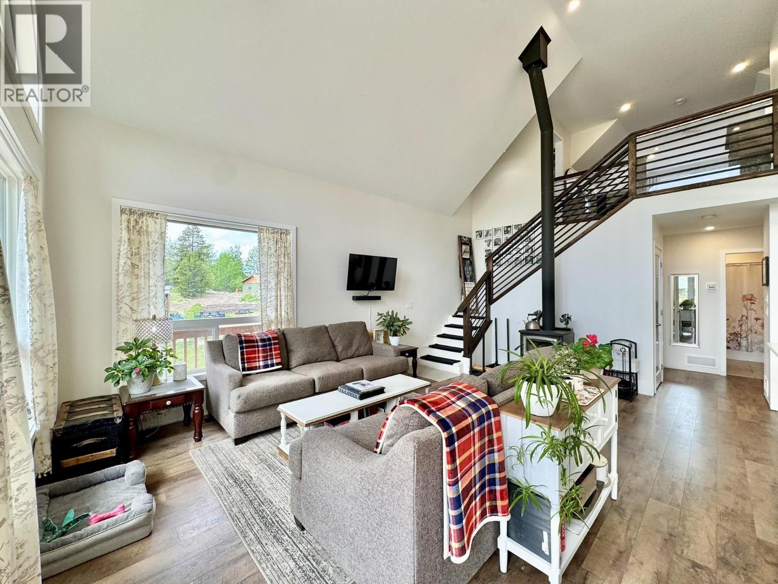 5606 Little Fort 24 Highway, Lone Butte, British Columbia  V0K 2E2 - Photo 31 - R3087134