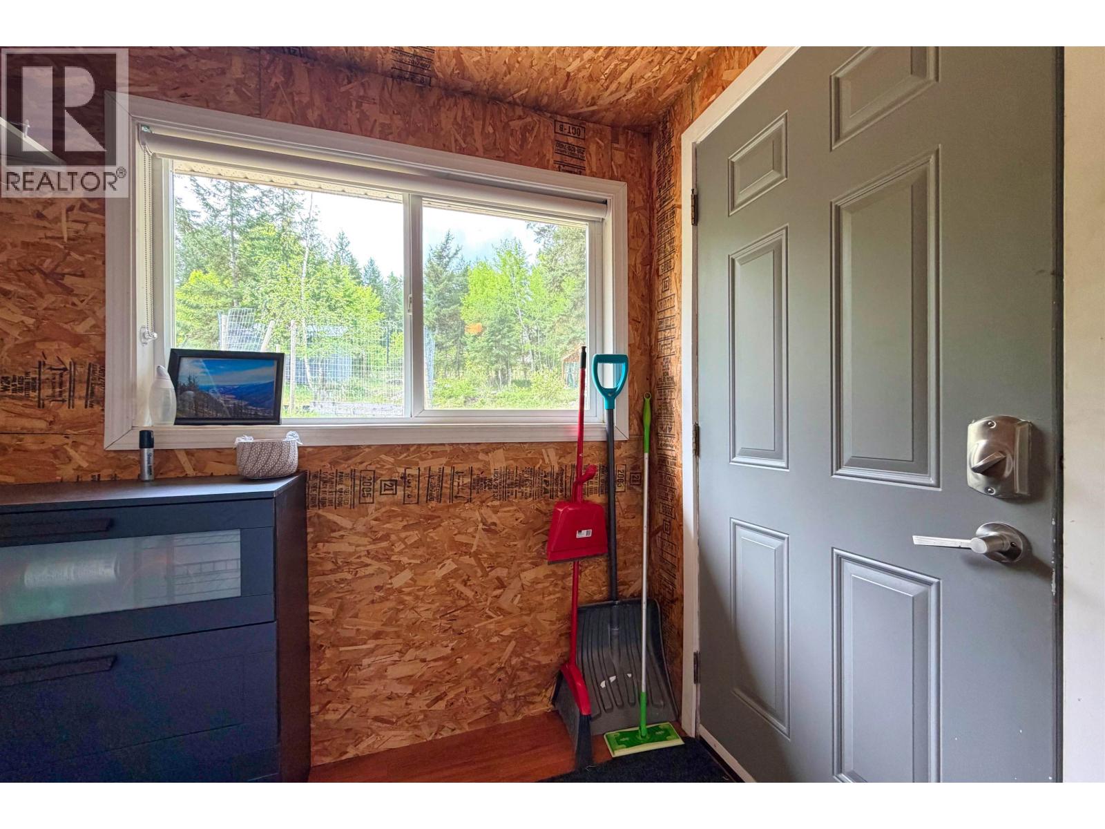 541 Hodgson Road, Esler / Dog Creek, British Columbia  V2G 3P8 - Photo 11 - R3124316