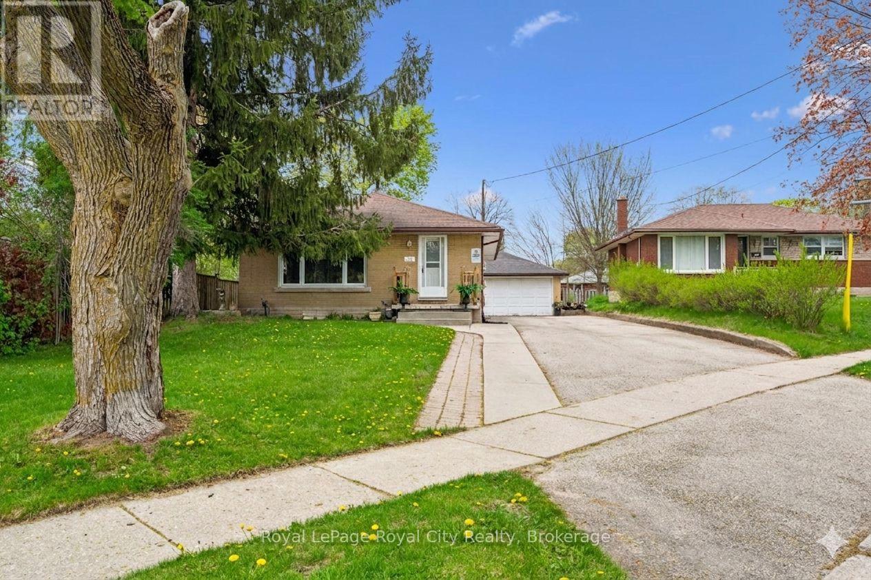 12 DELMAR BOULEVARD, Guelph, Ontario