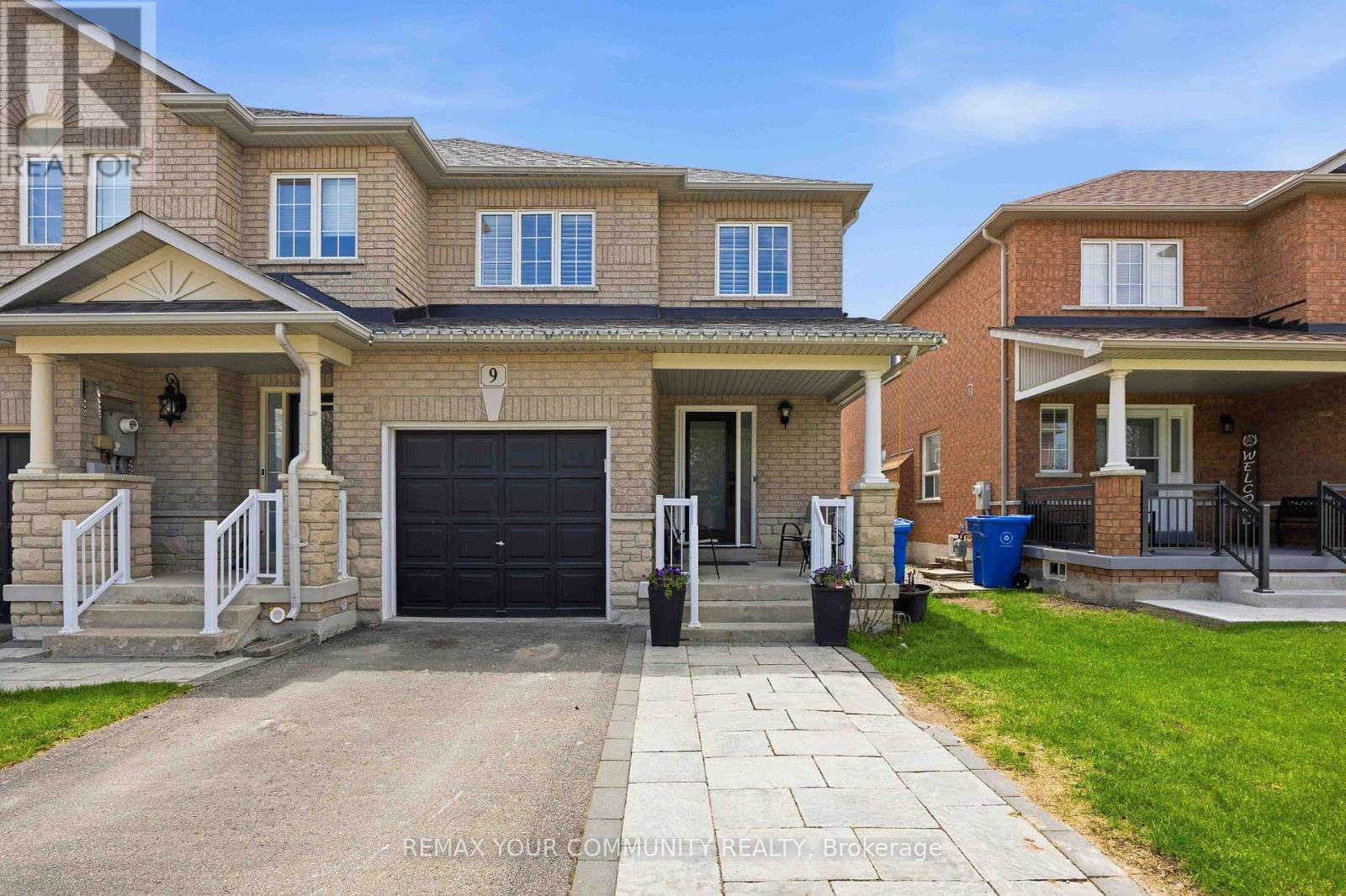 9 Collis Drive, Aurora, Ontario  L4G 7V4 - Photo 3 - N13083082