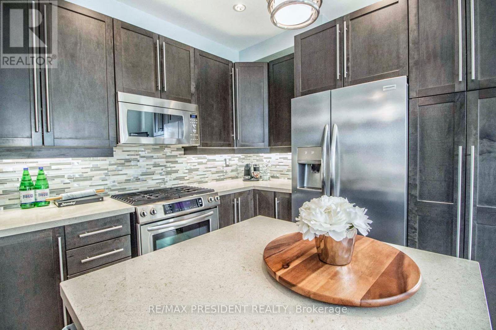 44 Robitaille Drive, Brampton, Ontario  L6R 0H6 - Photo 12 - W13103666
