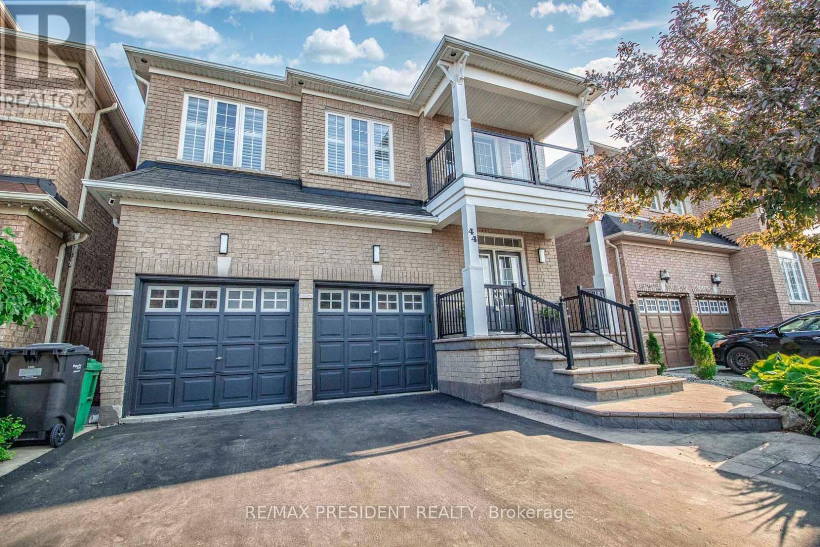 44 Robitaille Drive, Brampton, Ontario  L6R 0H6 - Photo 3 - W13103666