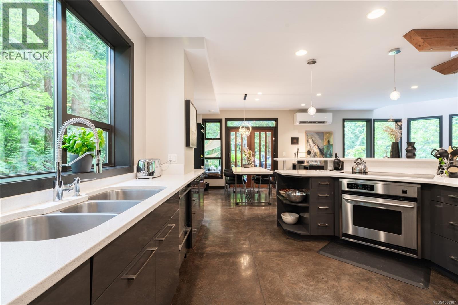 1457 Howcrest Rd, North Saanich, British Columbia  V8L 5K1 - Photo 13 - 1036967