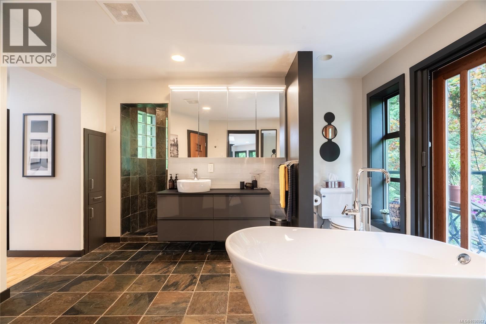 1457 Howcrest Rd, North Saanich, British Columbia  V8L 5K1 - Photo 47 - 1036967