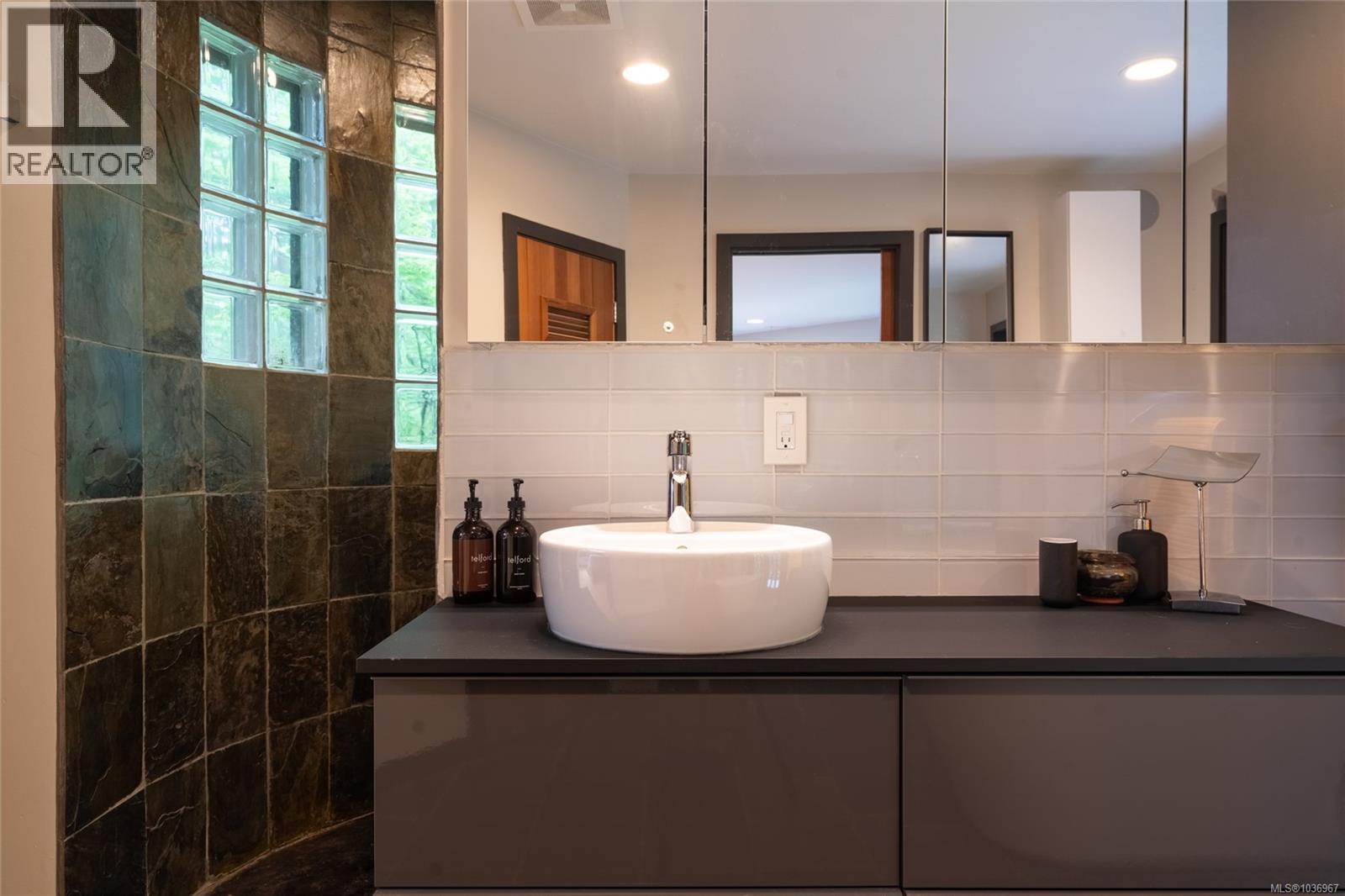 1457 Howcrest Rd, North Saanich, British Columbia  V8L 5K1 - Photo 51 - 1036967