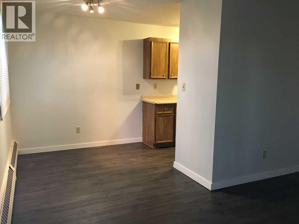 302, 27 Bennett Street, Red Deer, Alberta  T4R 1V3 - Photo 3 - A2308201