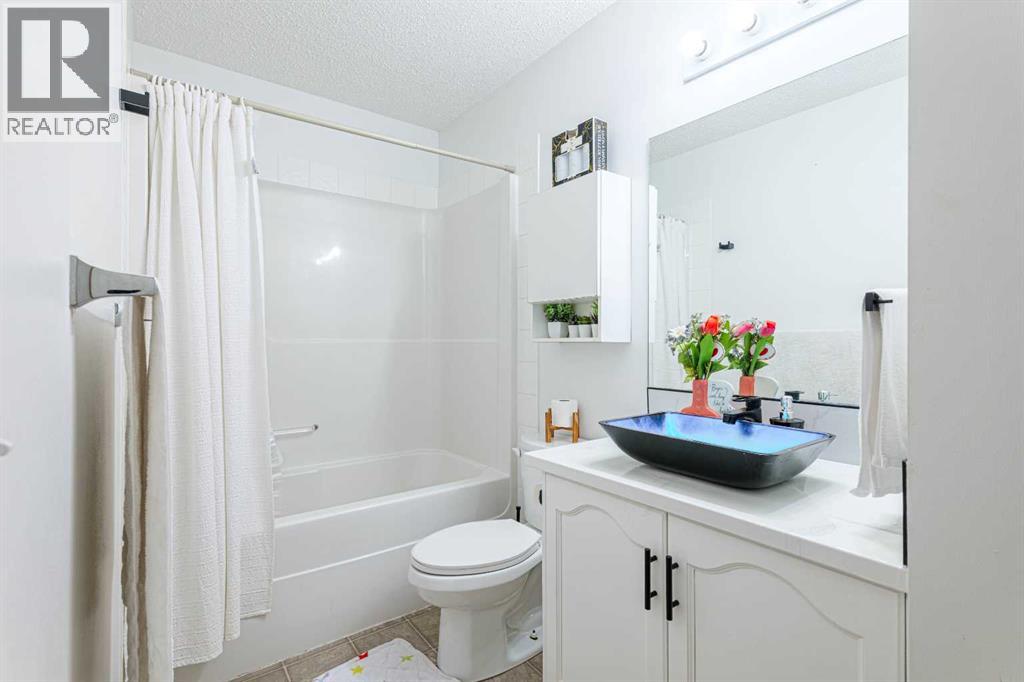 13 Mt Aberdeen Manor SE, Calgary, Alberta  T2Z 3N8 - Photo 29 - A2308888