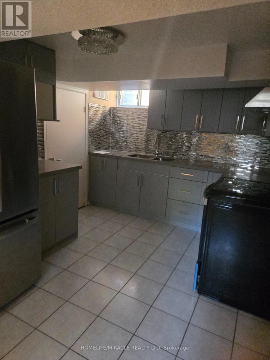 25 Chandlier Drive, Toronto, Ontario  M1G 1Z1 - Photo 15 - E13139716