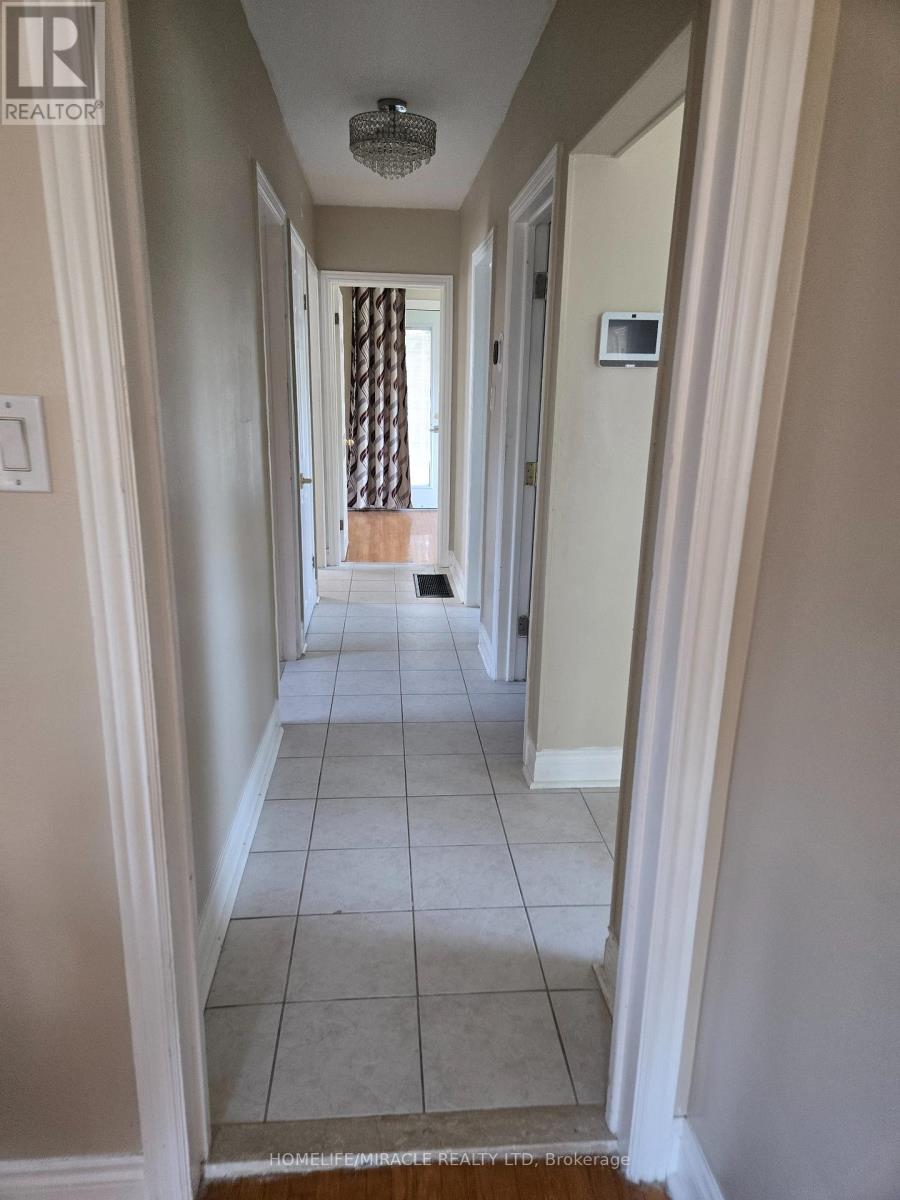 25 Chandlier Drive, Toronto, Ontario  M1G 1Z1 - Photo 16 - E13139716