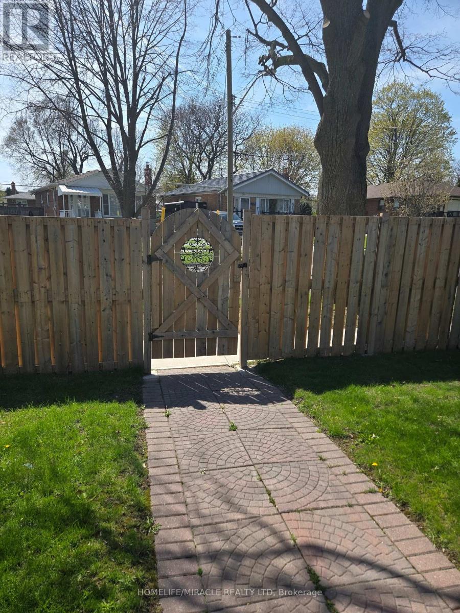 25 Chandlier Drive, Toronto, Ontario  M1G 1Z1 - Photo 36 - E13139716