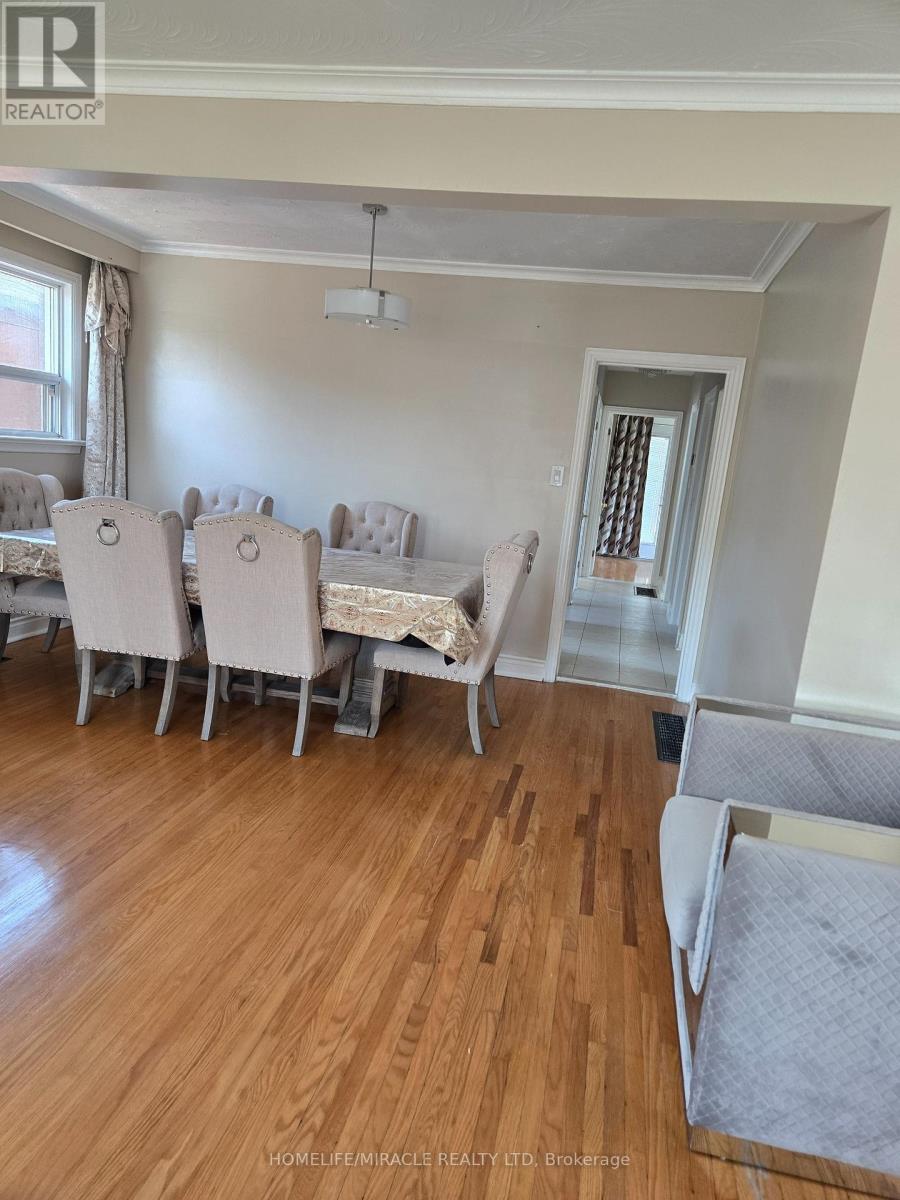 25 Chandlier Drive, Toronto, Ontario  M1G 1Z1 - Photo 6 - E13139716