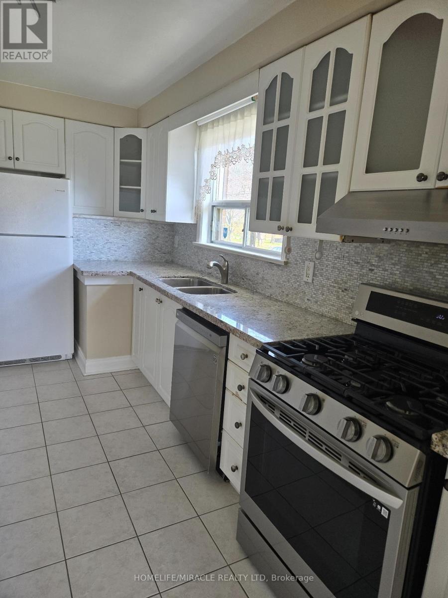 25 Chandlier Drive, Toronto, Ontario  M1G 1Z1 - Photo 9 - E13139716