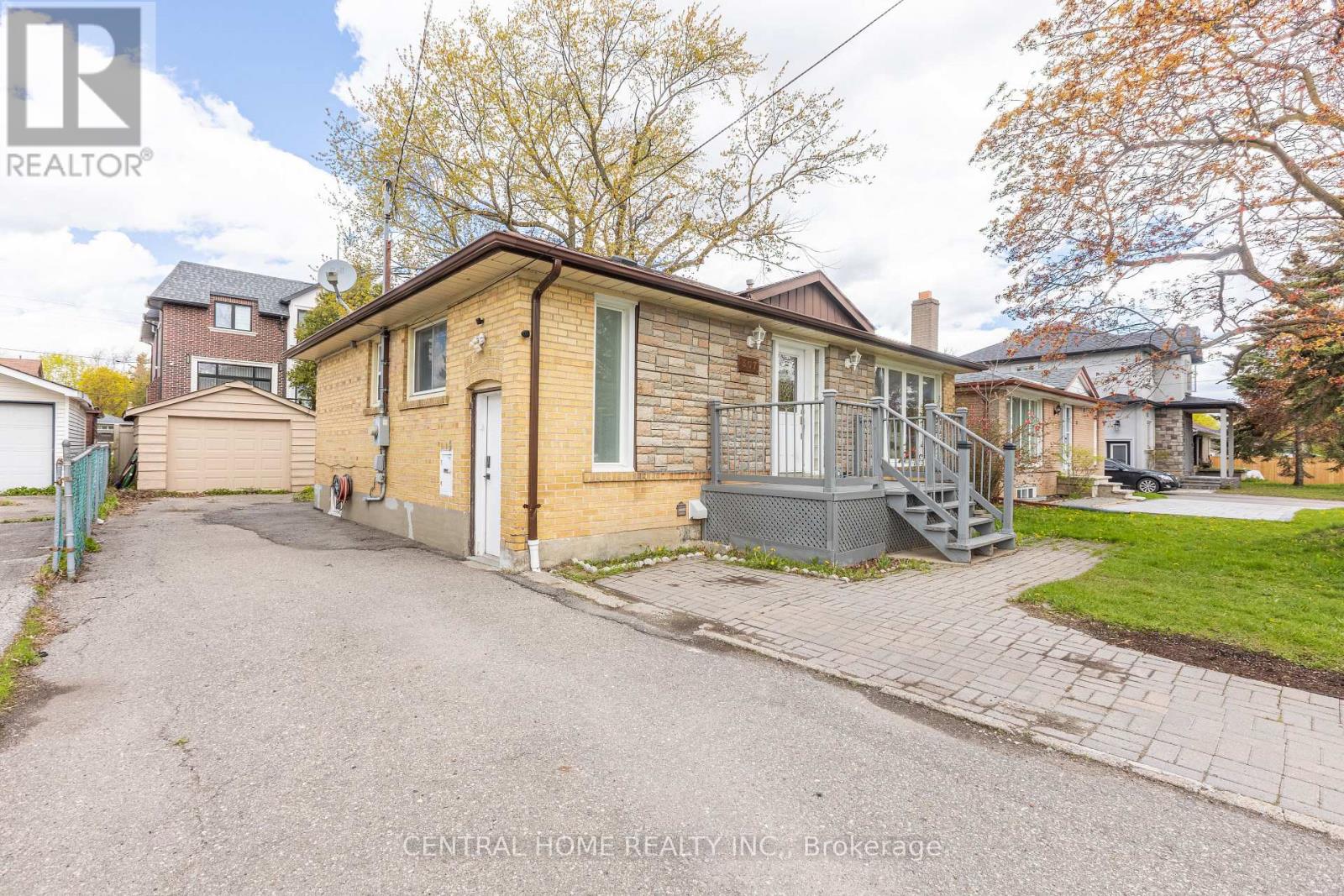 307 Boisdale Avenue, Richmond Hill, Ontario  L4C 1R4 - Photo 2 - N13139742
