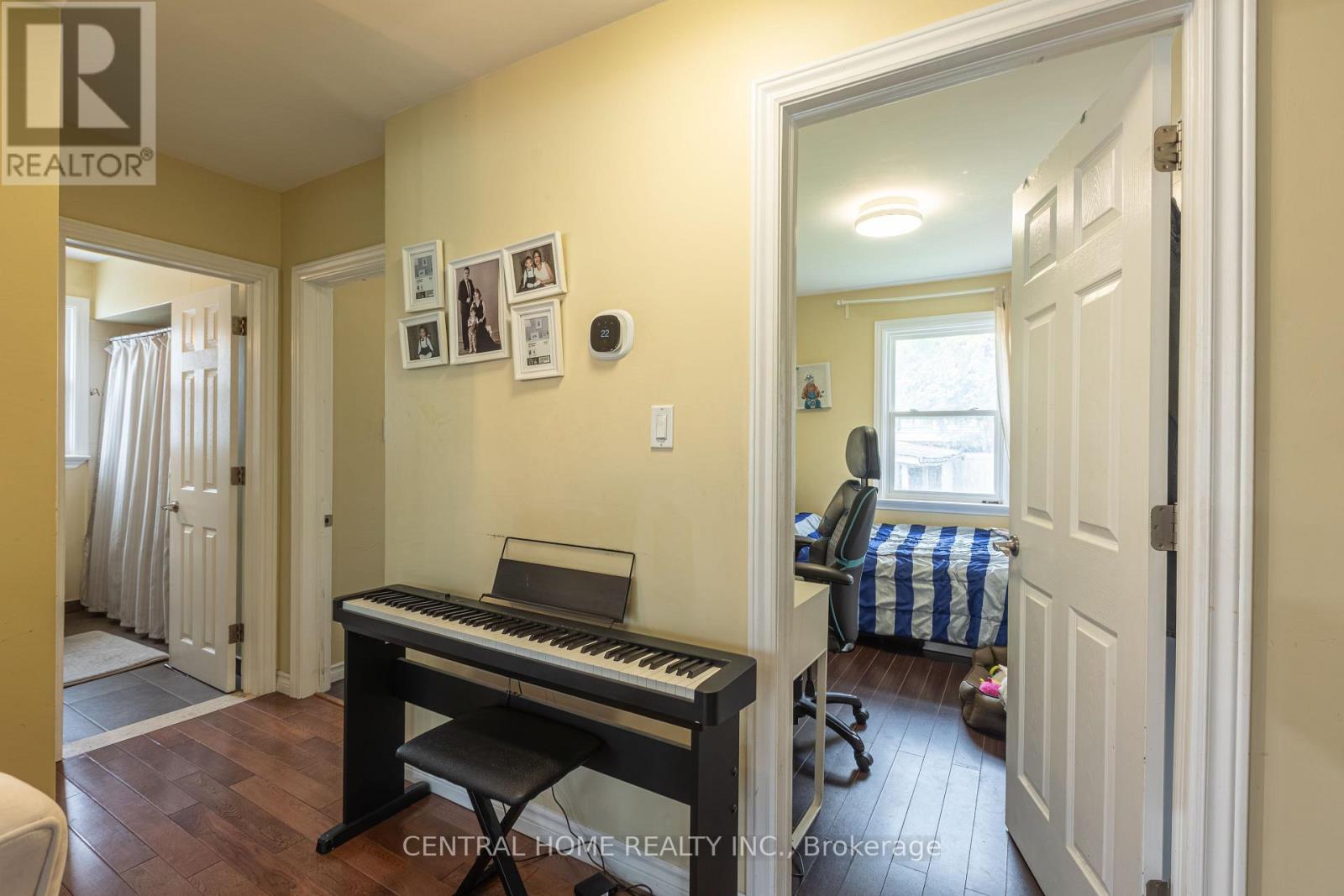 307 Boisdale Avenue, Richmond Hill, Ontario  L4C 1R4 - Photo 6 - N13139742