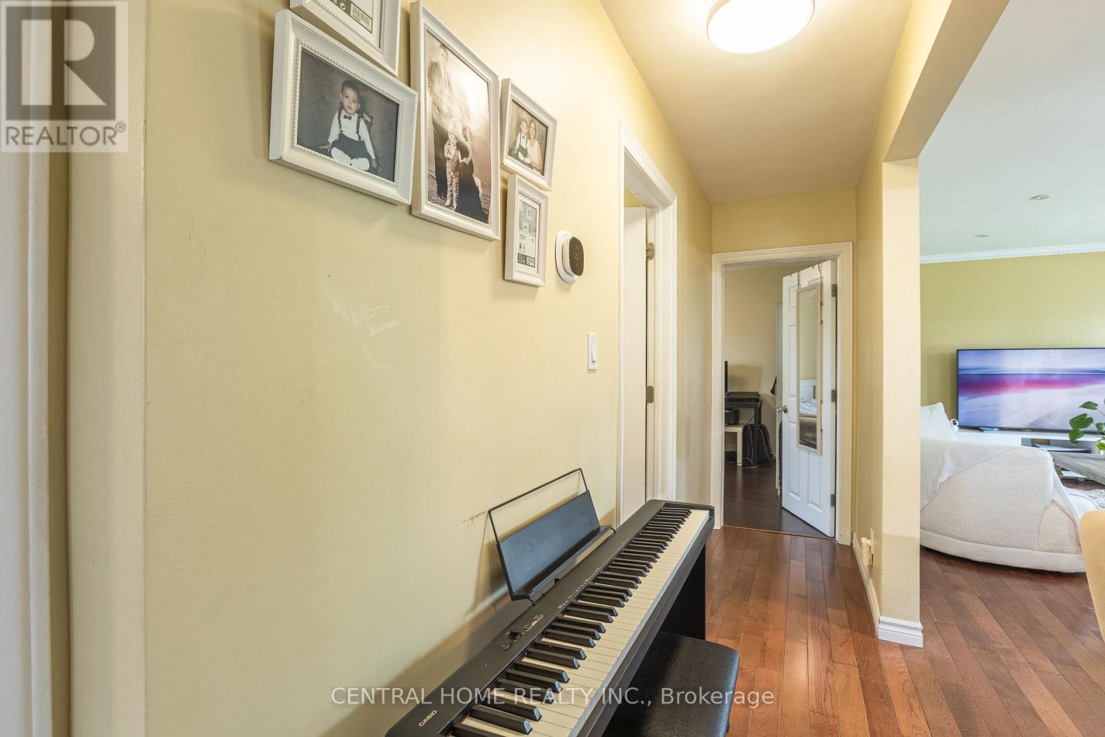 307 Boisdale Avenue, Richmond Hill, Ontario  L4C 1R4 - Photo 7 - N13139742