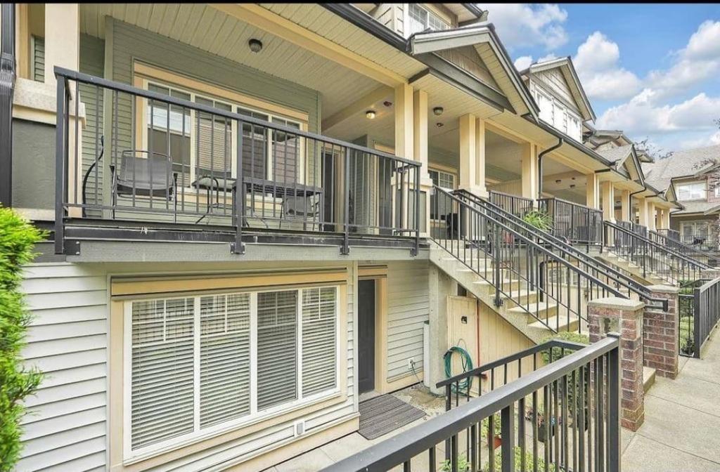 125 13958 108 Avenue, Surrey, British Columbia  V3T 0B4 - Photo 1 - R3124432