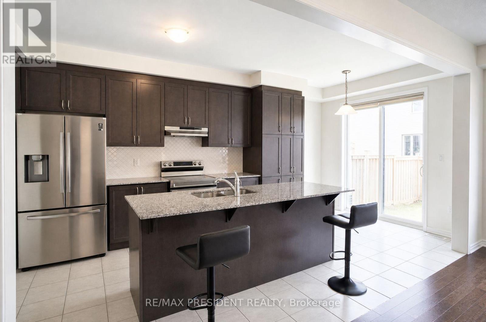 34 Eberly Woods Drive, Caledon, Ontario  L7C 4J2 - Photo 3 - W13139708