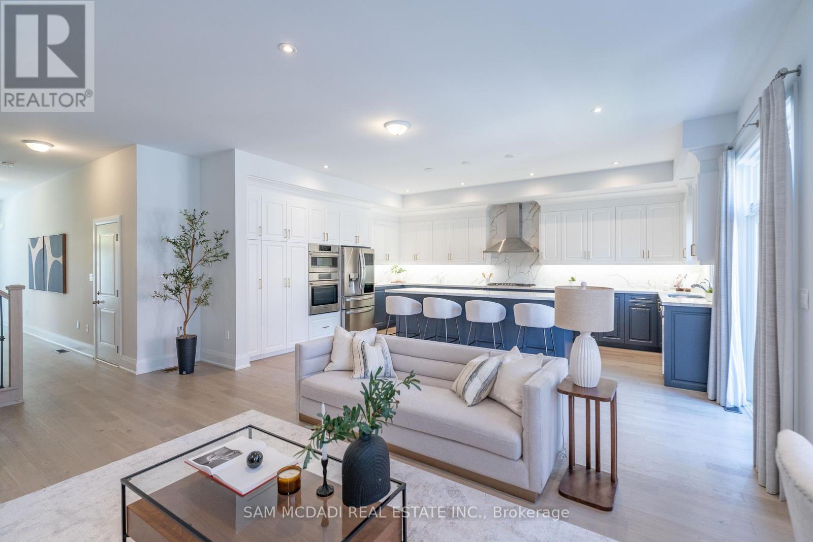 1949 Barbertown Road, Mississauga, Ontario  L5M 2G9 - Photo 4 - W13139710