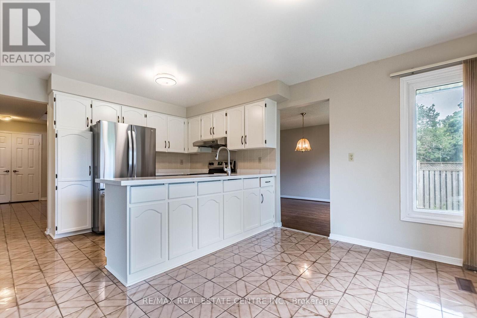 1134 Deer Run, Mississauga, Ontario  L5C 3S6 - Photo 13 - W13139734