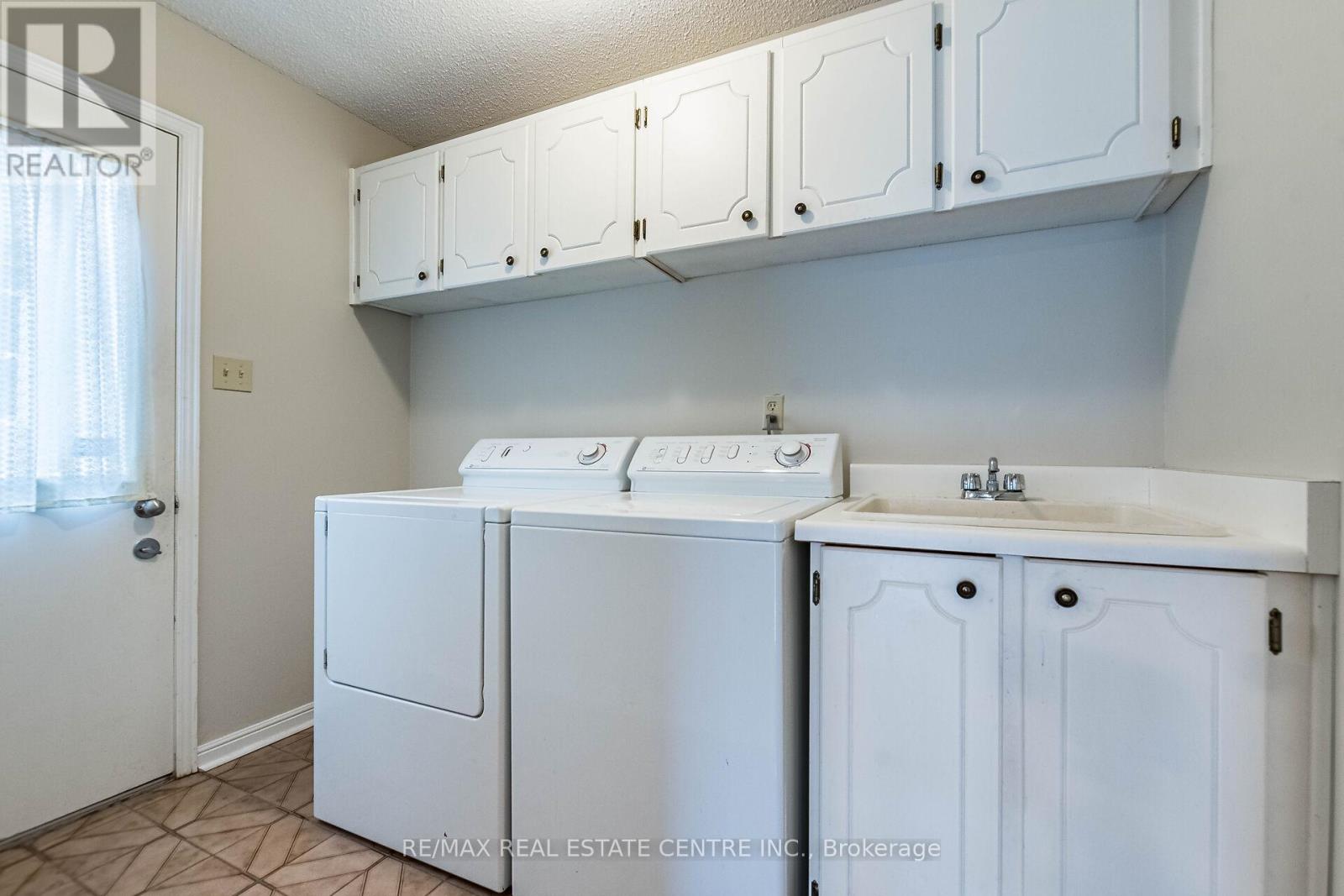 1134 Deer Run, Mississauga, Ontario  L5C 3S6 - Photo 19 - W13139734