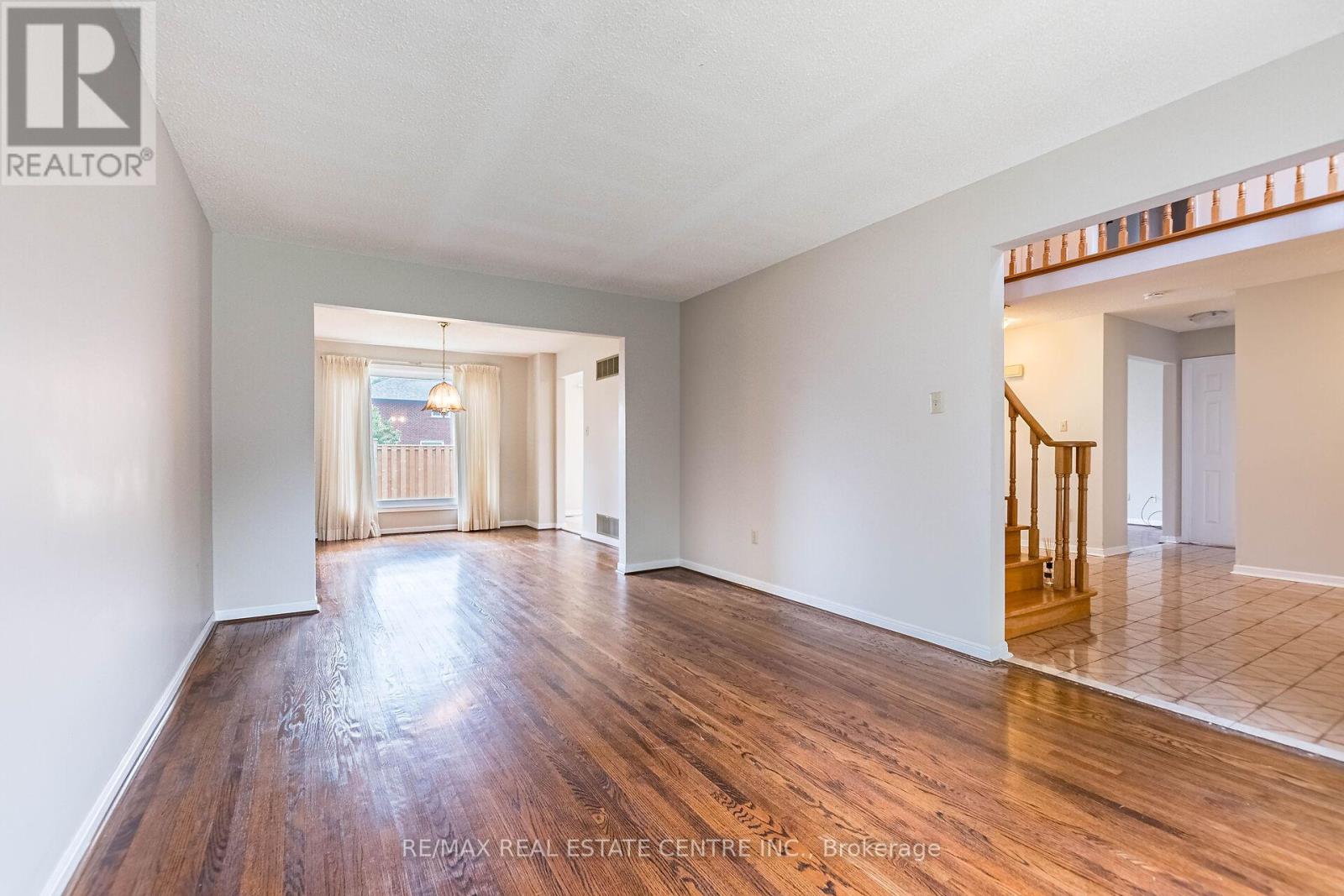 1134 Deer Run, Mississauga, Ontario  L5C 3S6 - Photo 6 - W13139734