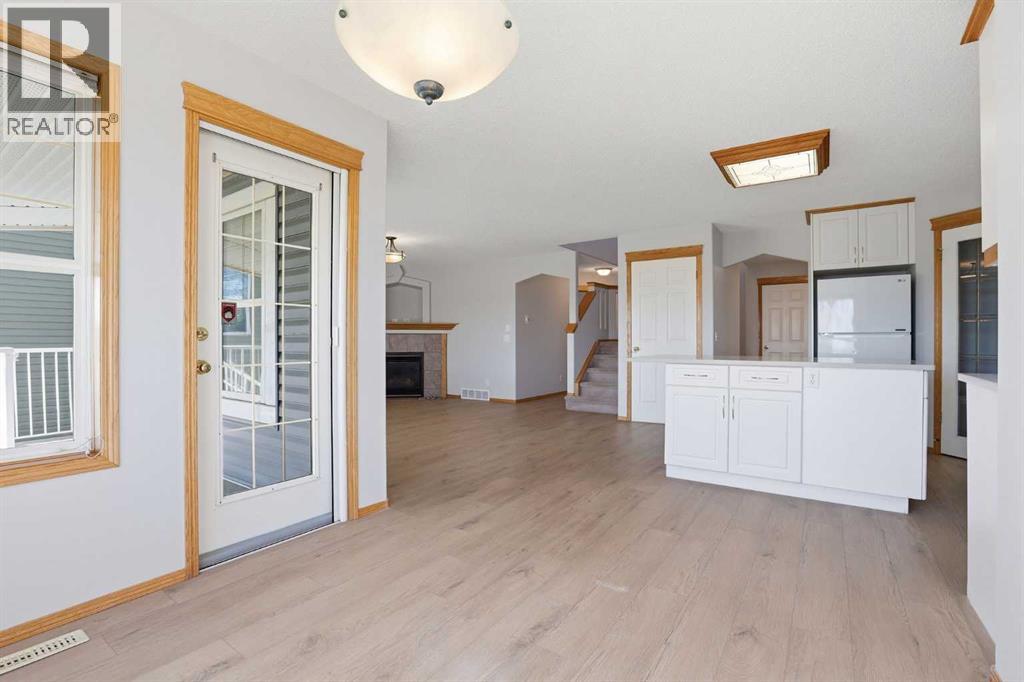 93 Somerglen Park SW, Calgary, Alberta  T2Y 3M5 - Photo 11 - A2308162