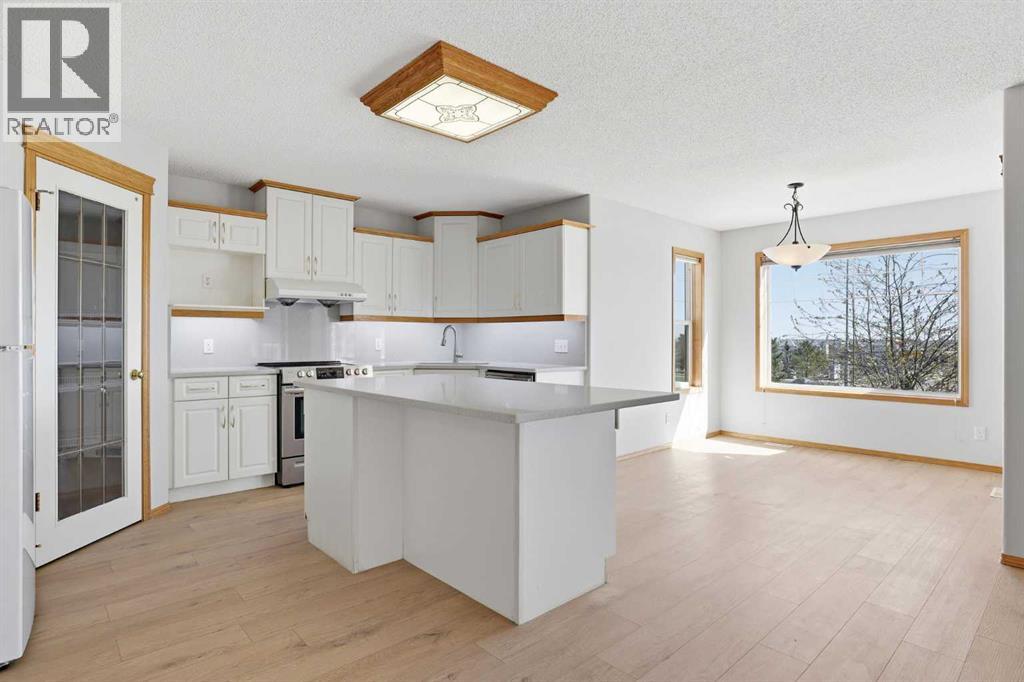 93 Somerglen Park SW, Calgary, Alberta  T2Y 3M5 - Photo 16 - A2308162