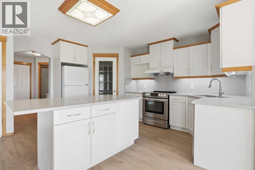93 Somerglen Park SW, Calgary, Alberta  T2Y 3M5 - Photo 14 - A2308162