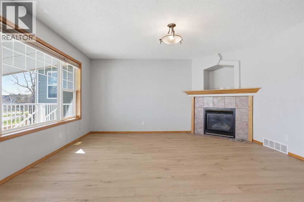 93 Somerglen Park SW, Calgary, Alberta  T2Y 3M5 - Photo 9 - A2308162