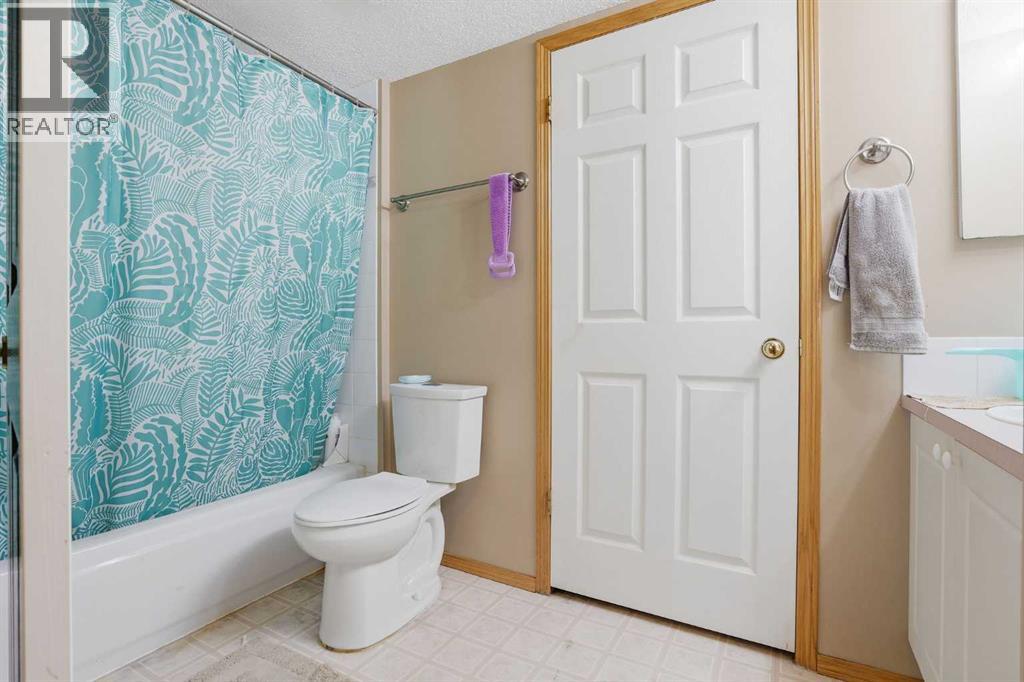 93 Somerglen Park SW, Calgary, Alberta  T2Y 3M5 - Photo 42 - A2308162