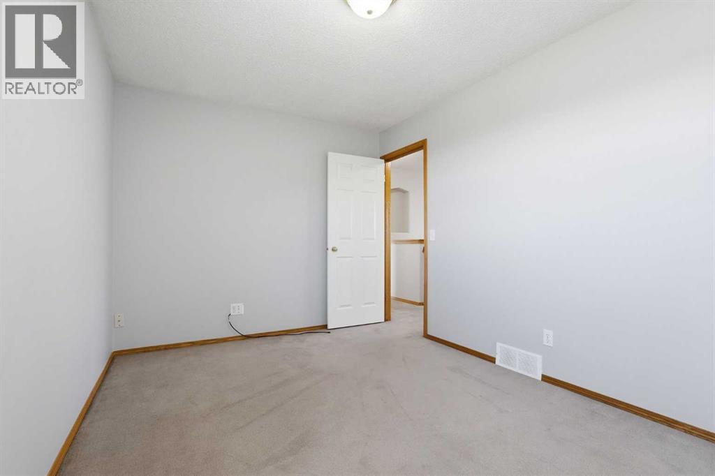93 Somerglen Park SW, Calgary, Alberta  T2Y 3M5 - Photo 30 - A2308162