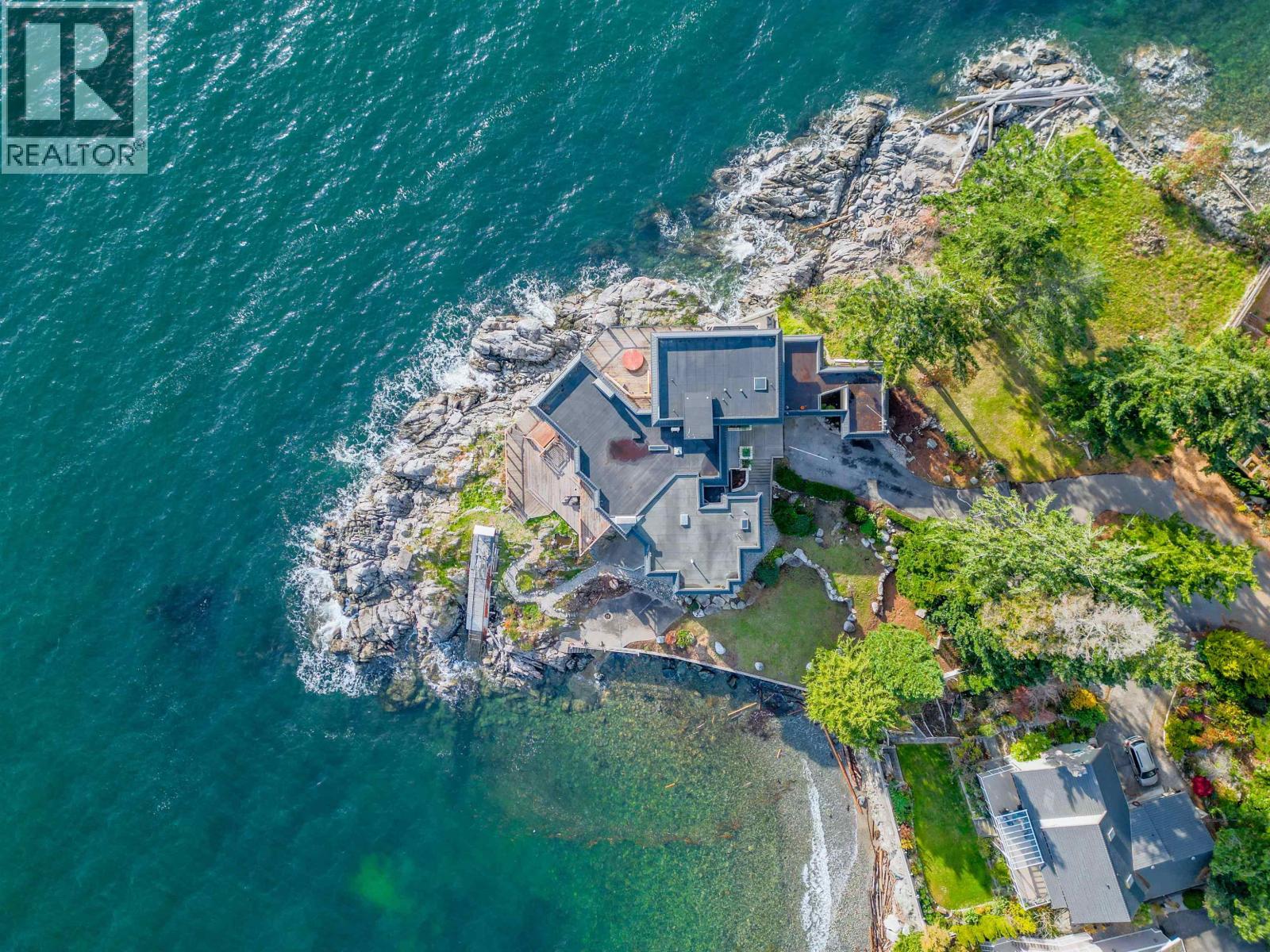 5482 Hill Road, Sechelt, British Columbia  V7Z 0N2 - Photo 3 - R3124569