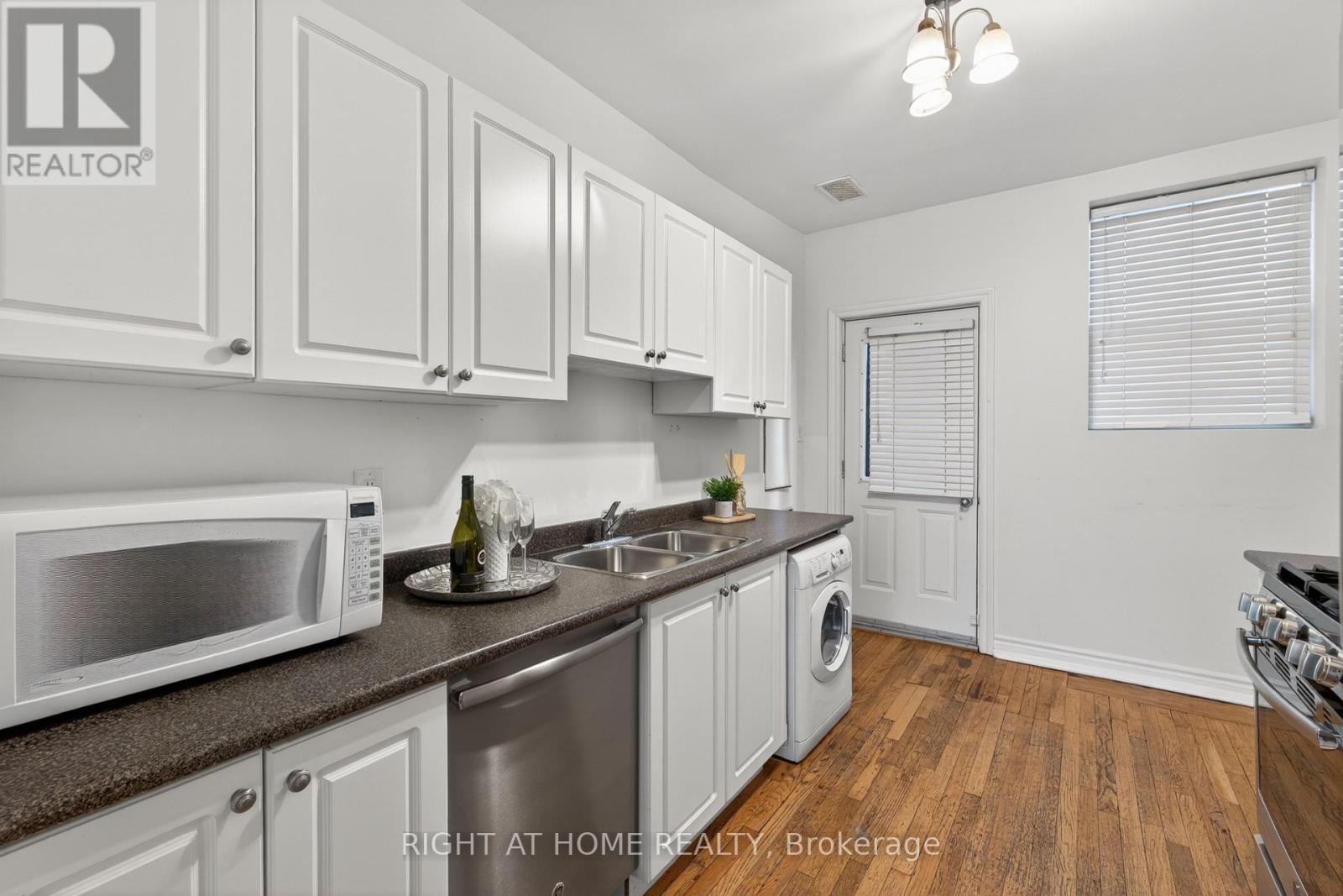 301 - 412 Jarvis Street, Toronto, Ontario  M4Y 2G6 - Photo 16 - C13139768