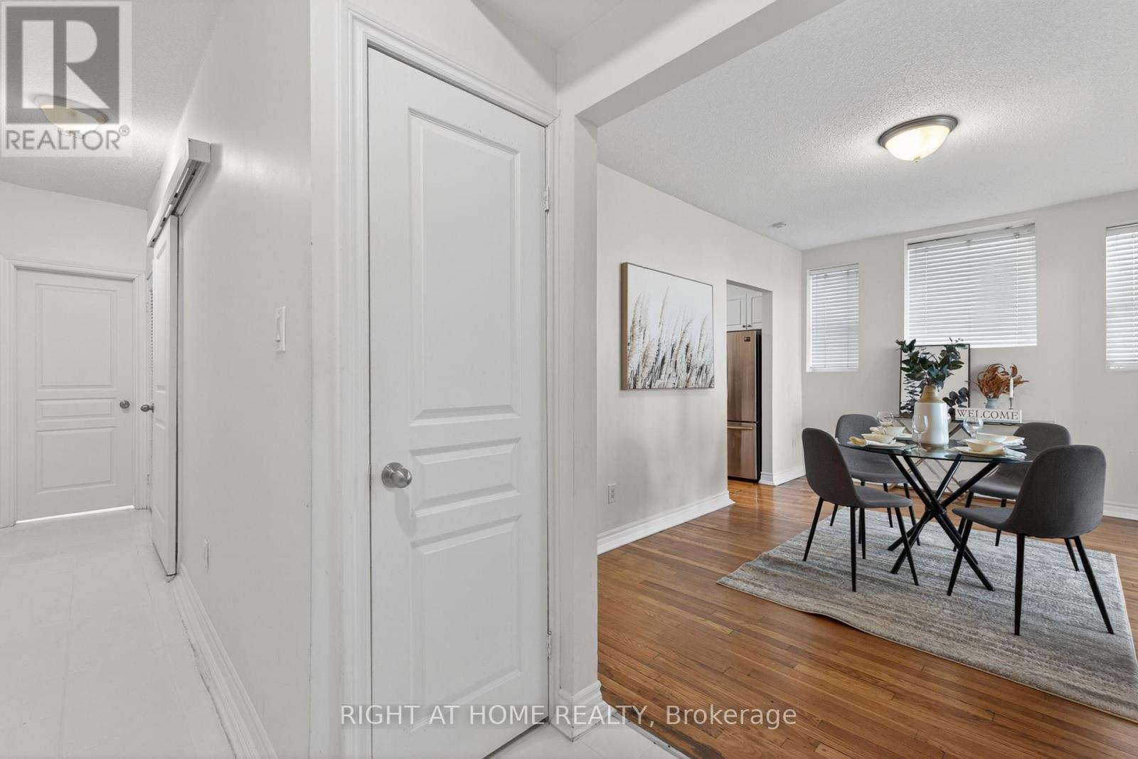 301 - 412 Jarvis Street, Toronto, Ontario  M4Y 2G6 - Photo 4 - C13139768