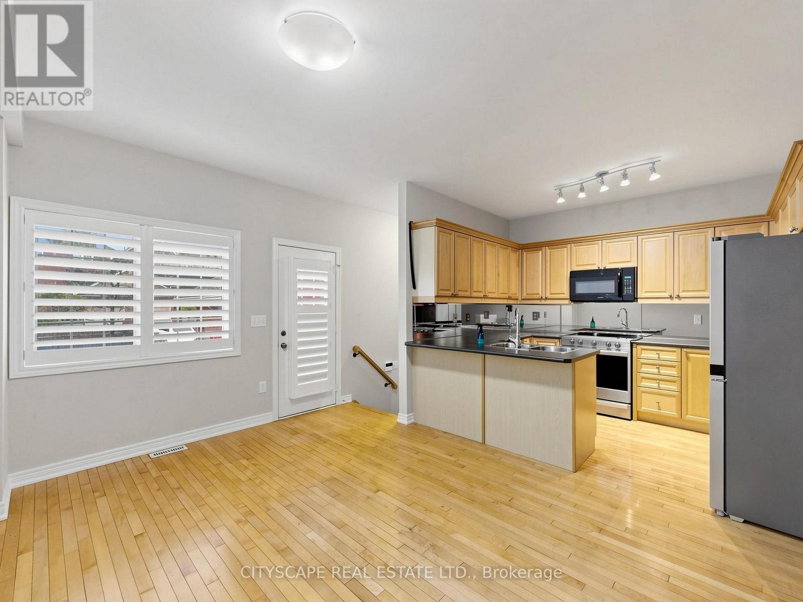3740 Nightstar Drive, Mississauga, Ontario  L5M 7Z7 - Photo 12 - W13125336