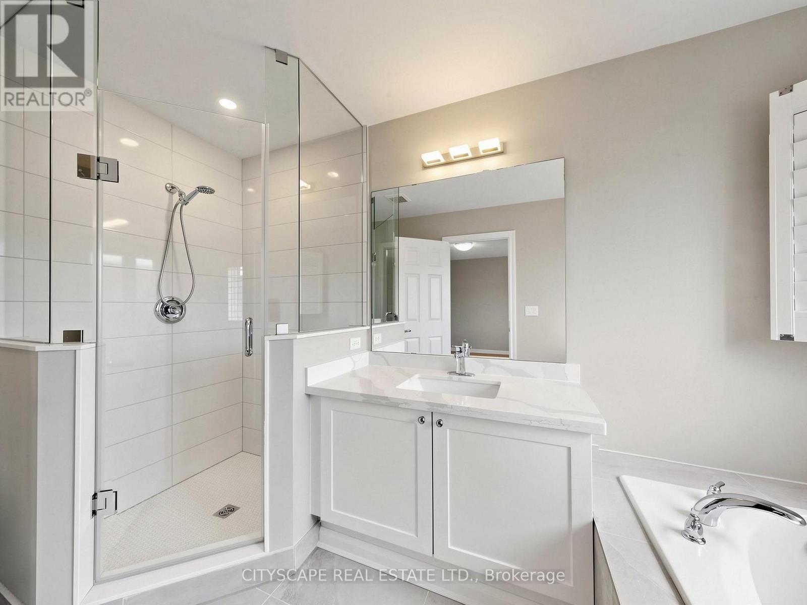 3740 Nightstar Drive, Mississauga, Ontario  L5M 7Z7 - Photo 21 - W13125336