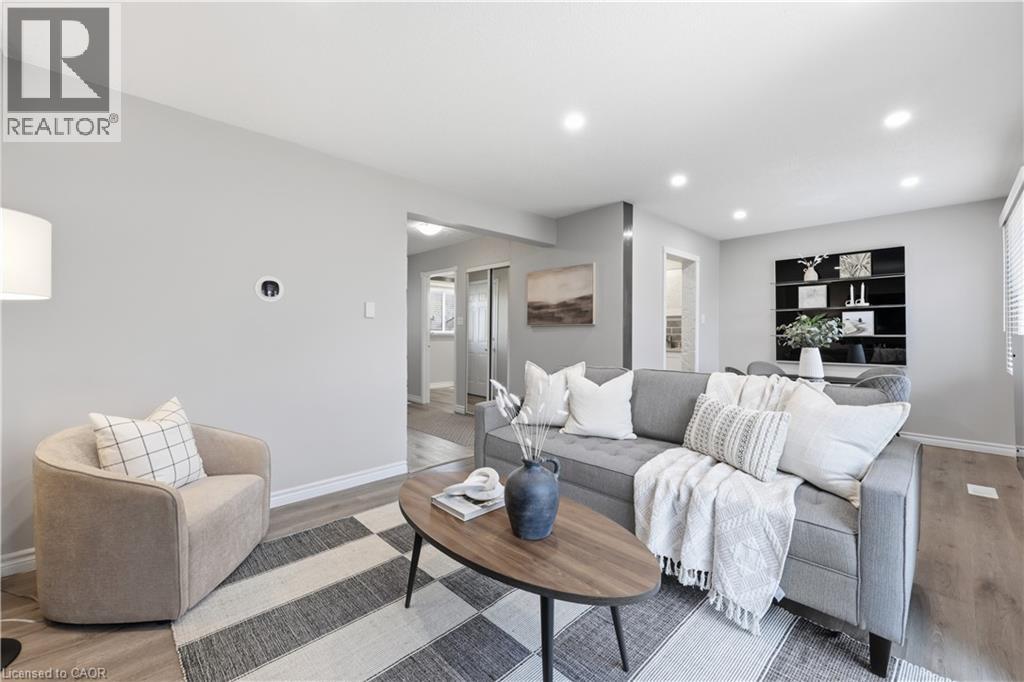 11 QUEENSLEA Drive Unit# 154, Hamilton, Ontario