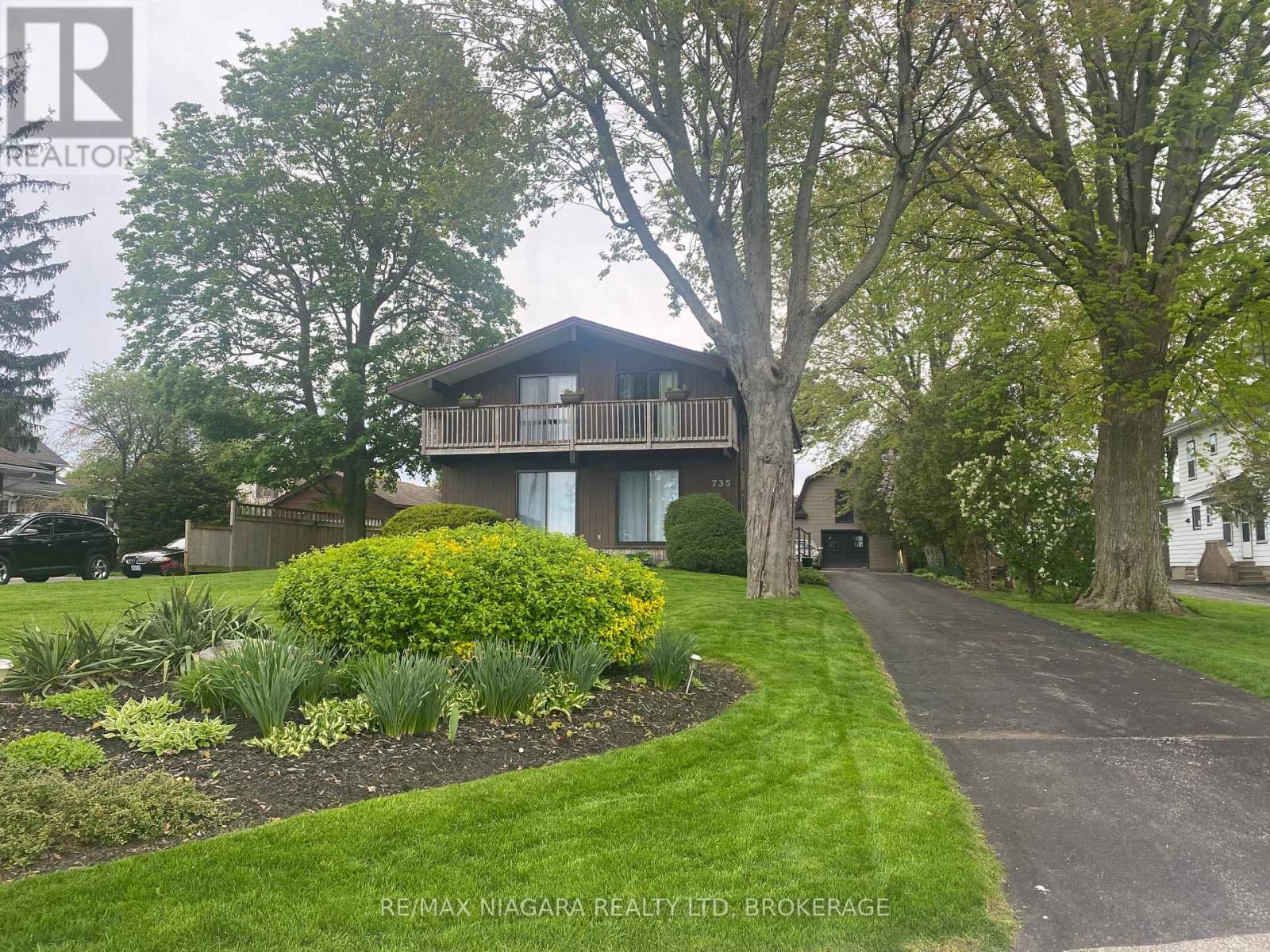 735 Niagara Boulevard, Fort Erie, Ontario  L2A 3J2 - Photo 2 - X12327210