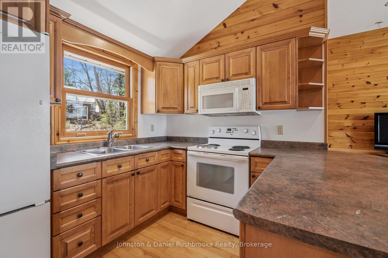 1233 S Kahshe Lake Road, Gravenhurst, Ontario P0E 1G0 - Photo 13 - X13112644