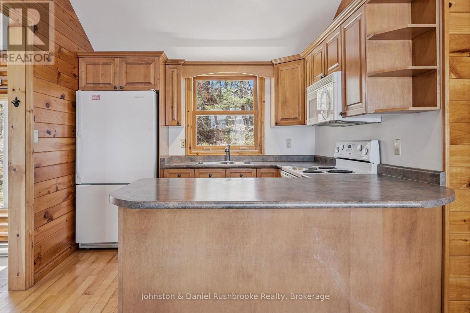 1233 S Kahshe Lake Road, Gravenhurst, Ontario P0E 1G0 - Photo 12 - X13112644