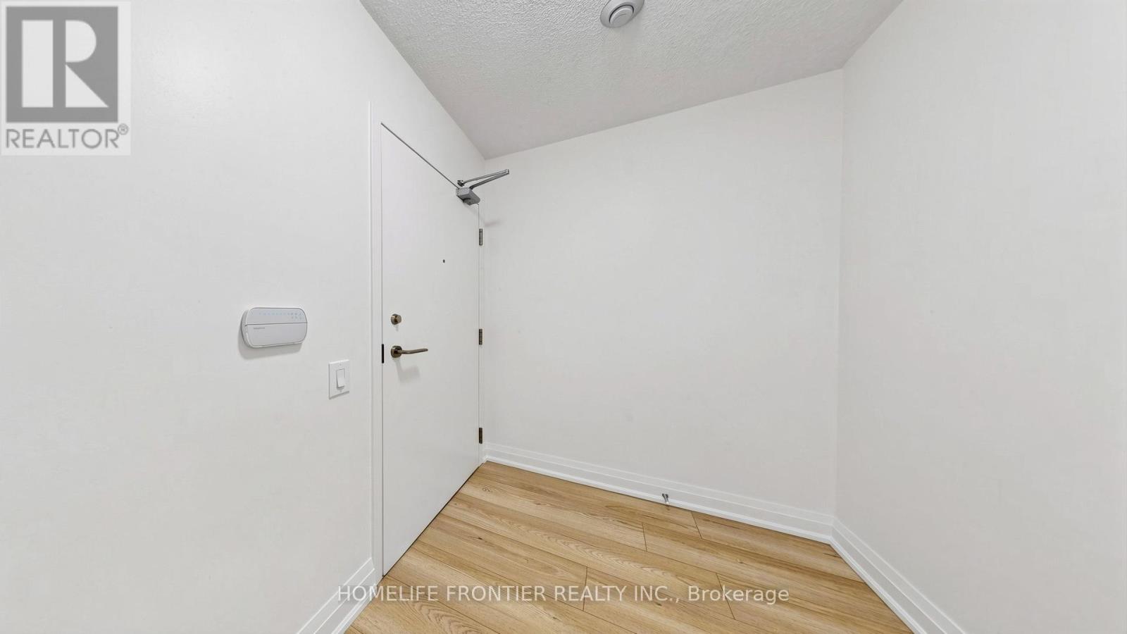 321 - 19 Singer Court, Toronto, Ontario  M3K 0B2 - Photo 3 - C13139780
