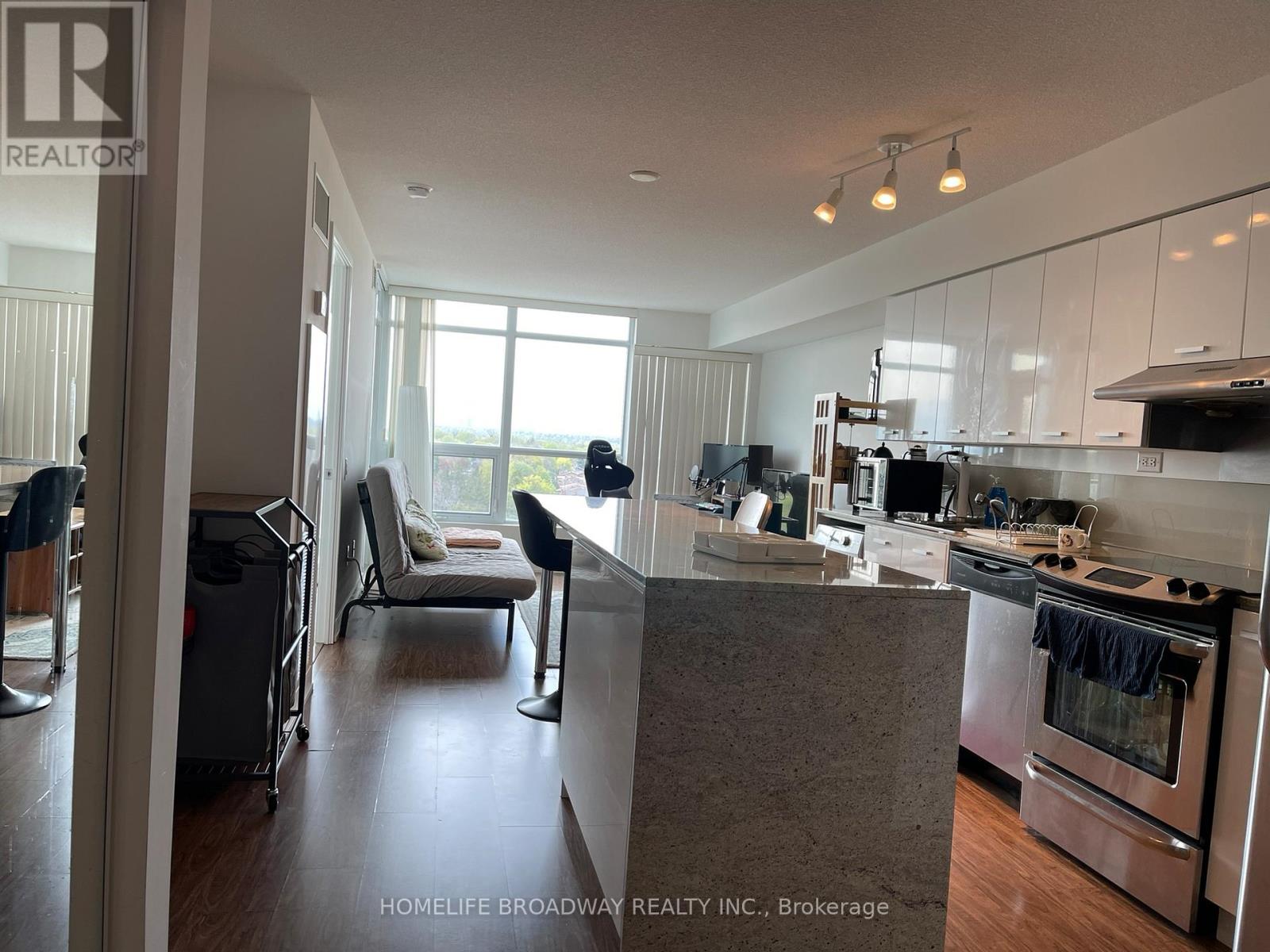 1105 - 15 Singer Court, Toronto, Ontario  M2K 0B1 - Photo 2 - C13139814