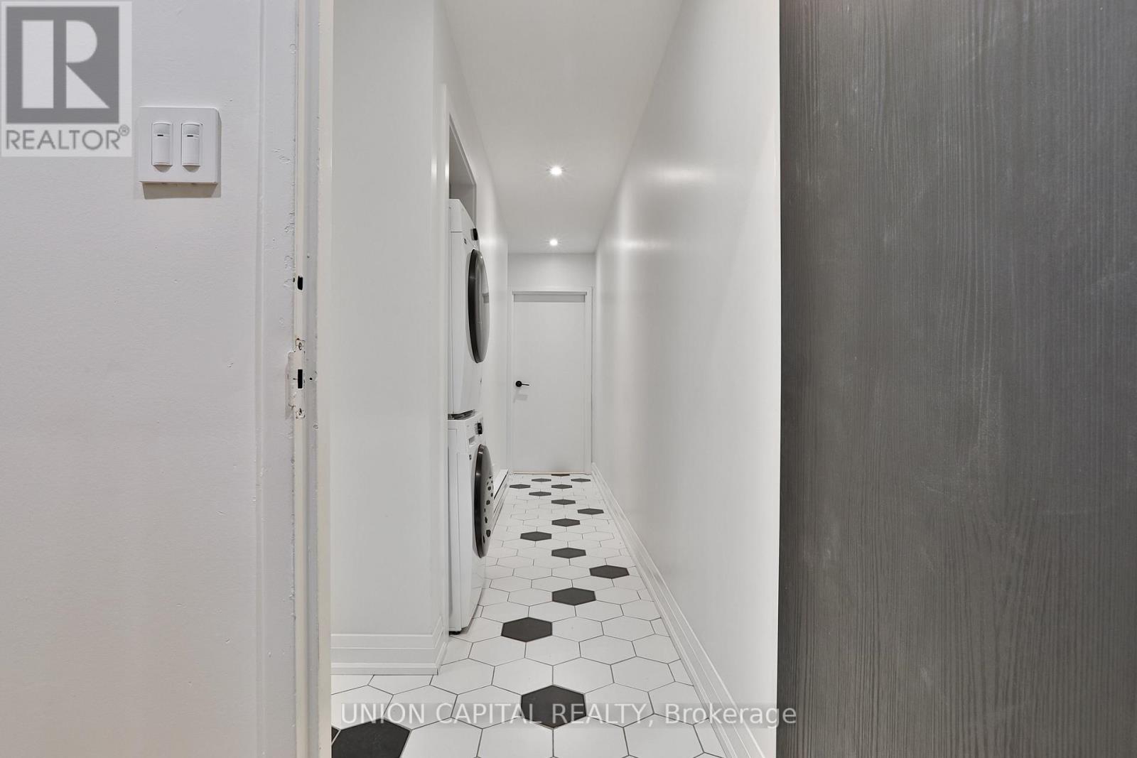 1 - 612 GERRARD STREET E, Toronto, Ontario