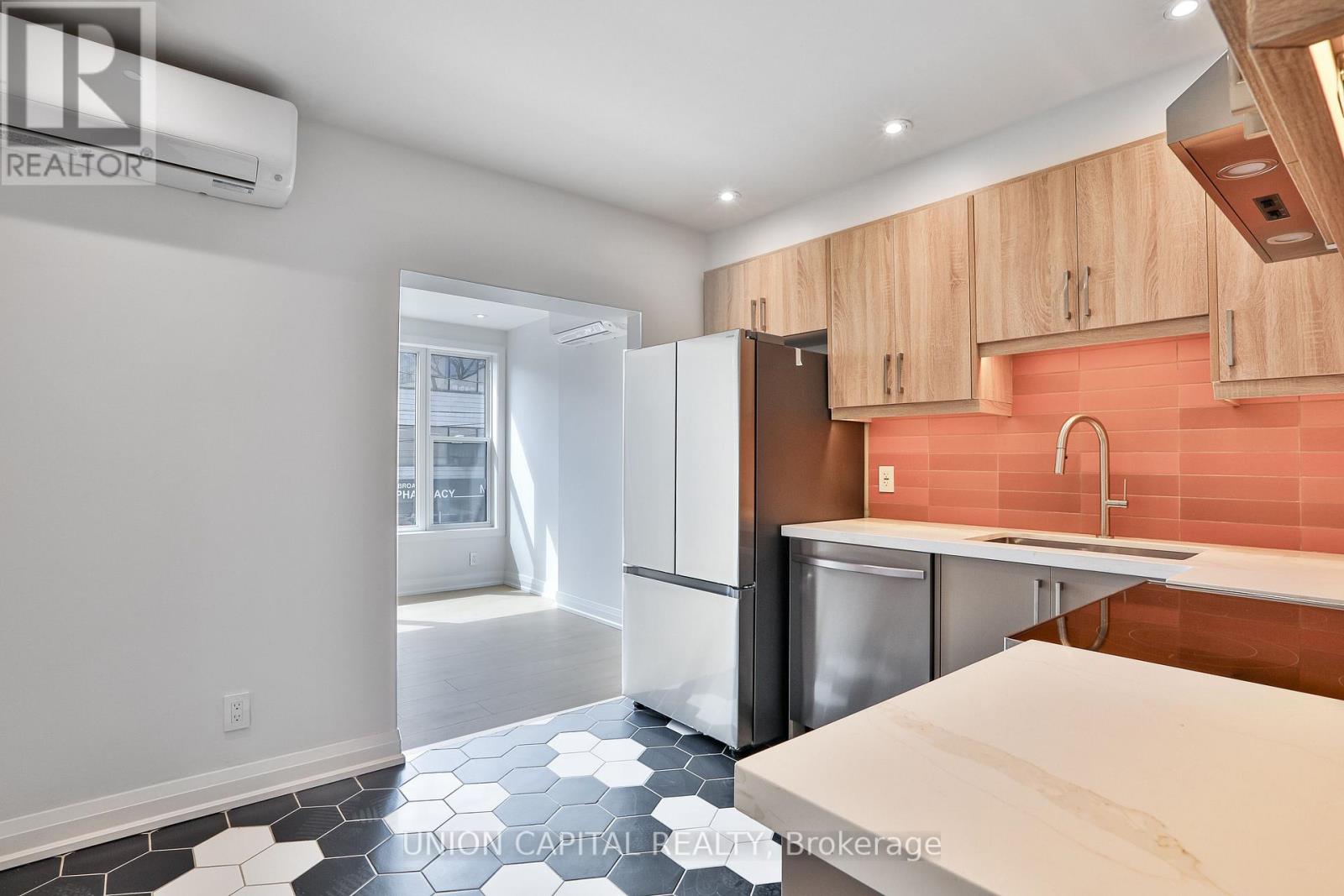 1 - 612 Gerrard Street E, Toronto, Ontario  M4M 1Y3 - Photo 2 - E13139786