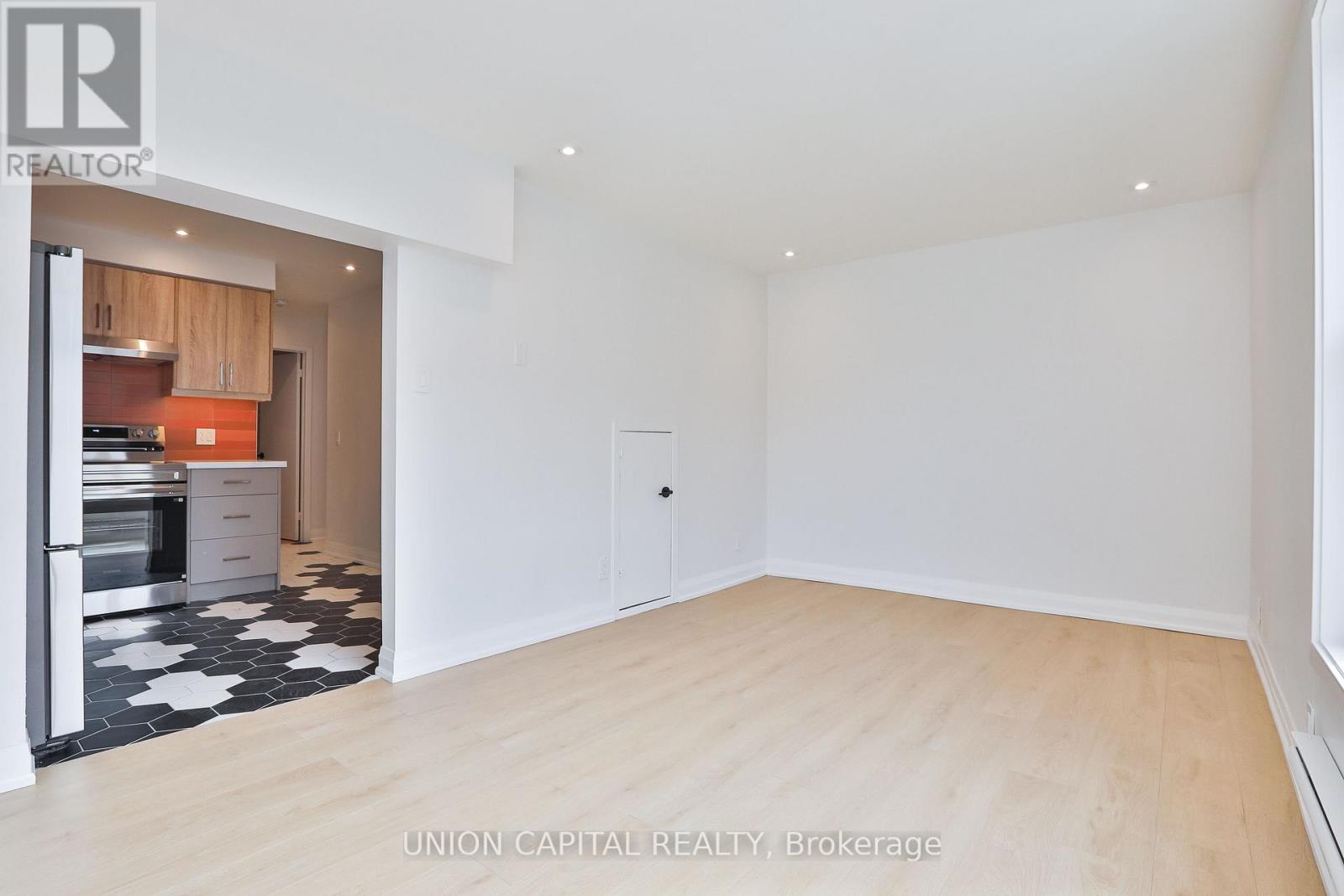 1 - 612 Gerrard Street E, Toronto, Ontario  M4M 1Y3 - Photo 6 - E13139786