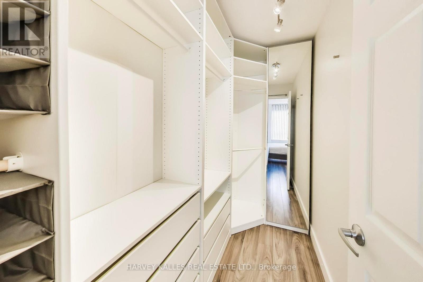 401 - 1369 Bloor Street W, Toronto, Ontario  M6P 4J4 - Photo 17 - C13138756