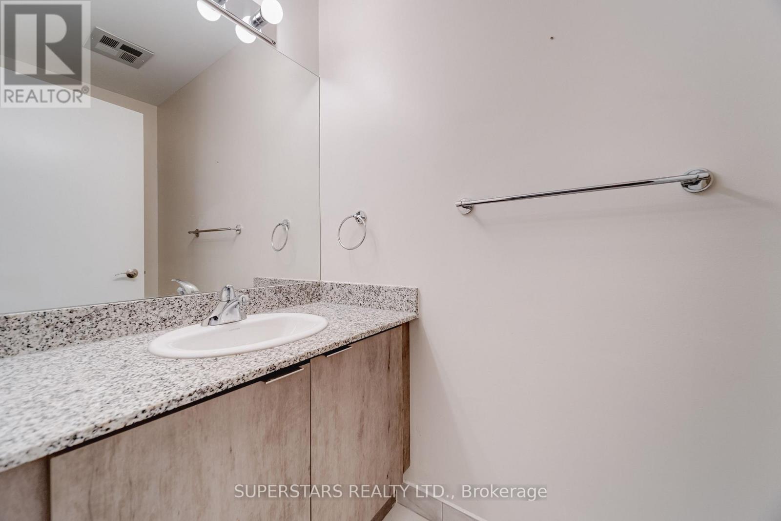 401 - 2910 Highway 7, Vaughan, Ontario L4K 0H8 - Photo 15 - N13139808