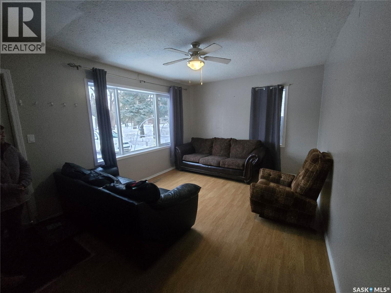 603 3rd Street, Kipling, Saskatchewan  S0G 2S0 - Photo 2 - SK036259